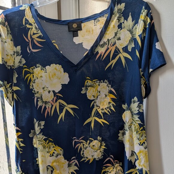 Embrace Effortless Elegance: JM Collection Floral Tunic with Sheer Chiffon Hem - Picture 1 of 7